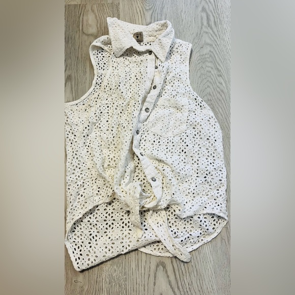 White GUESS shirt - Picture 1 of 2